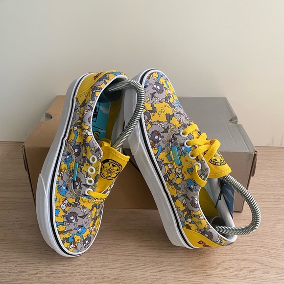 Vans x Simpsons Itchy and Scratchy Old Skool Sneakers
NWT- M 4.5 - W 6 - Picture 9 of 15